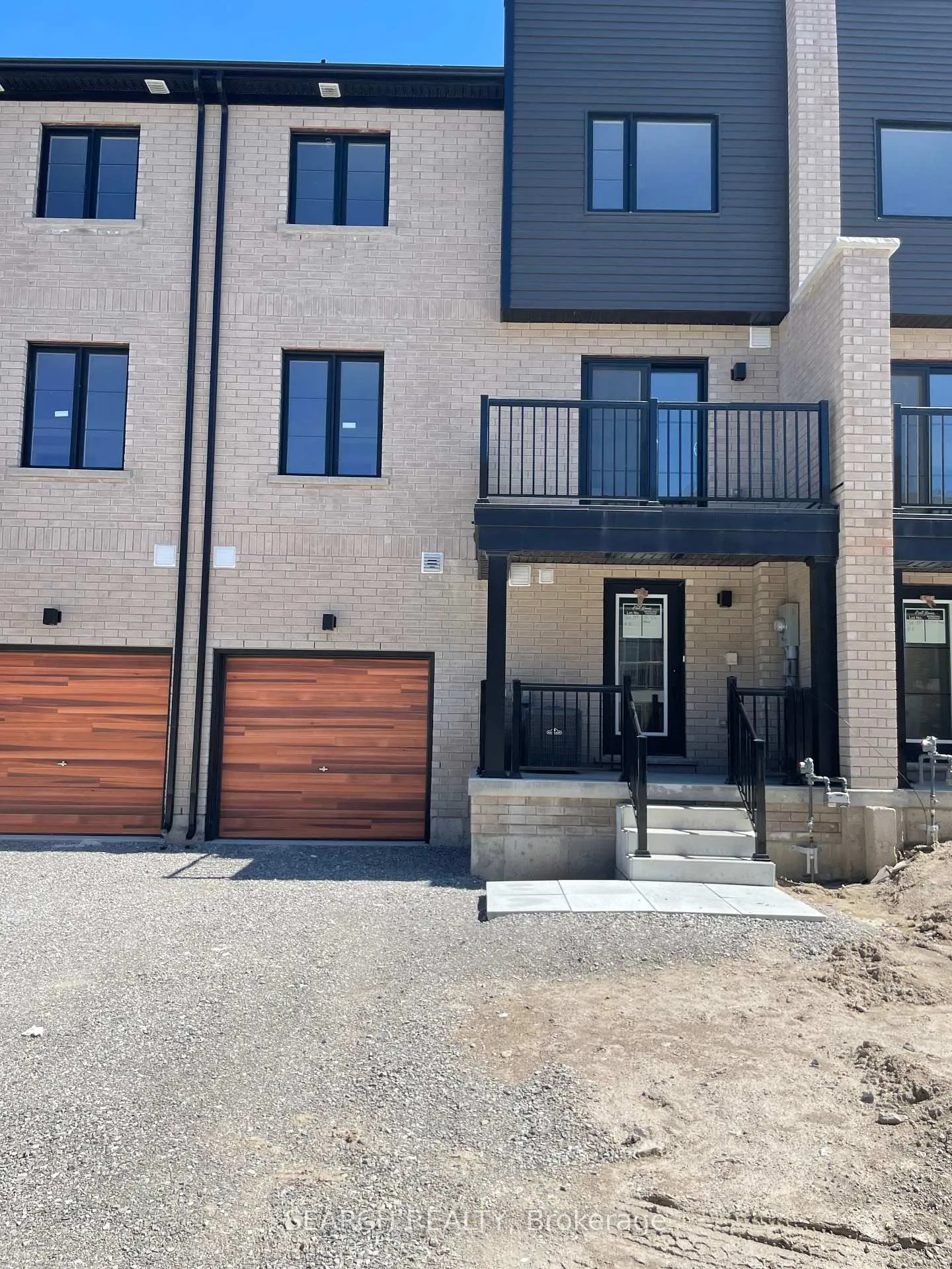 Photo 1 of 10 Silo Mews, Barrie, Rural Barrie Southeast — HOMEH