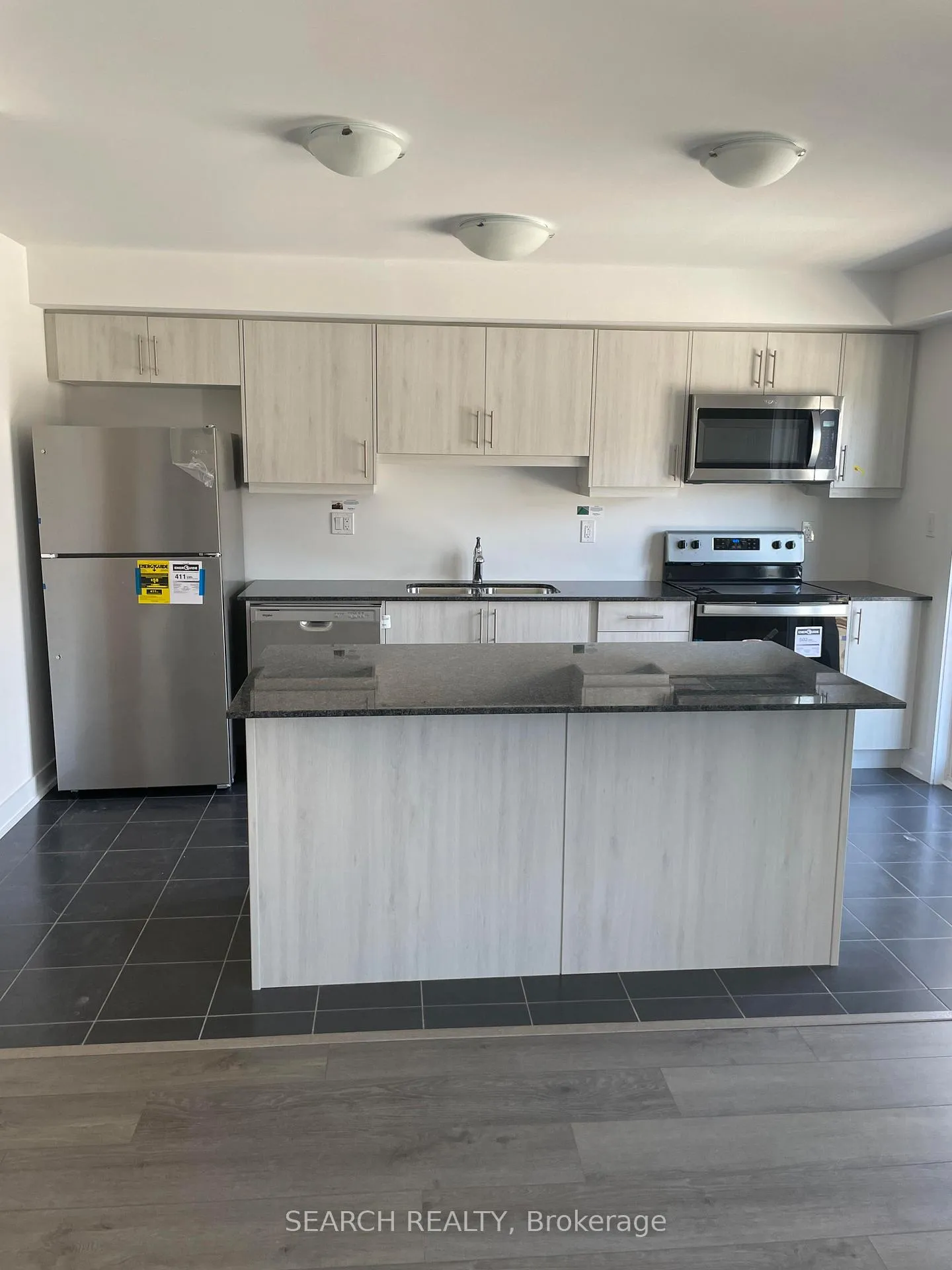 Photo 2 of 10 Silo Mews, Barrie, Rural Barrie Southeast — HOMEH