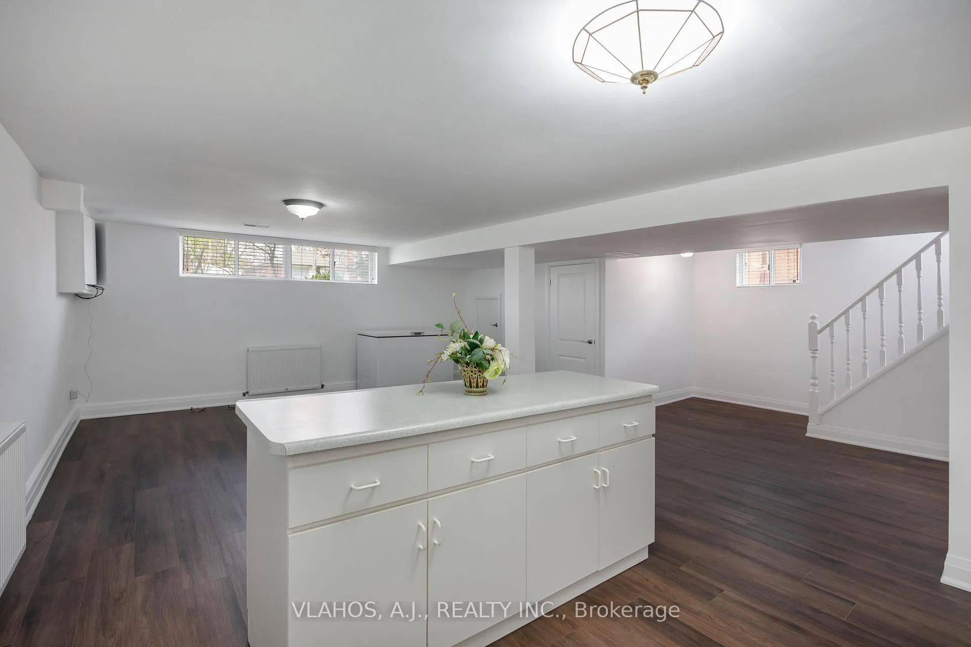 Photo 14 of 19 Bainhart Crescent, Scarborough, Woburn — HOMEH