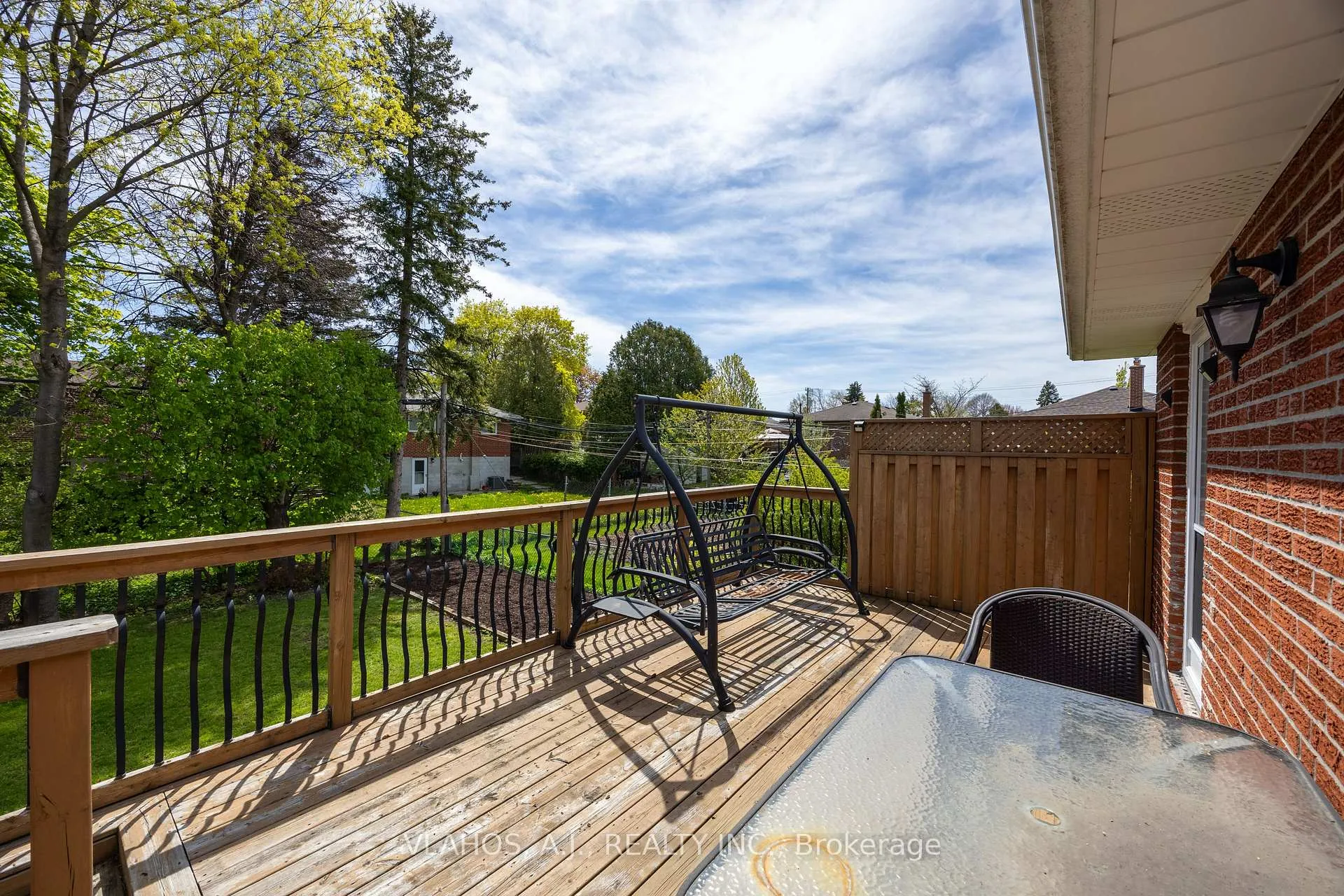 Photo 17 of 19 Bainhart Crescent, Scarborough, Woburn — HOMEH