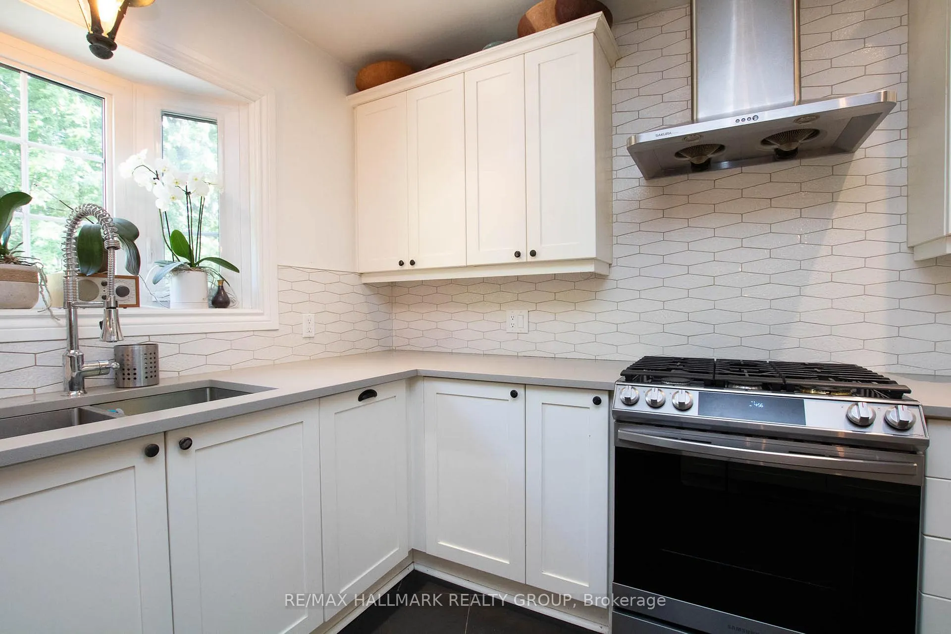 Photo 13 of 42 Glengarry Road, Ottawa, Ottawa East — HOMEH