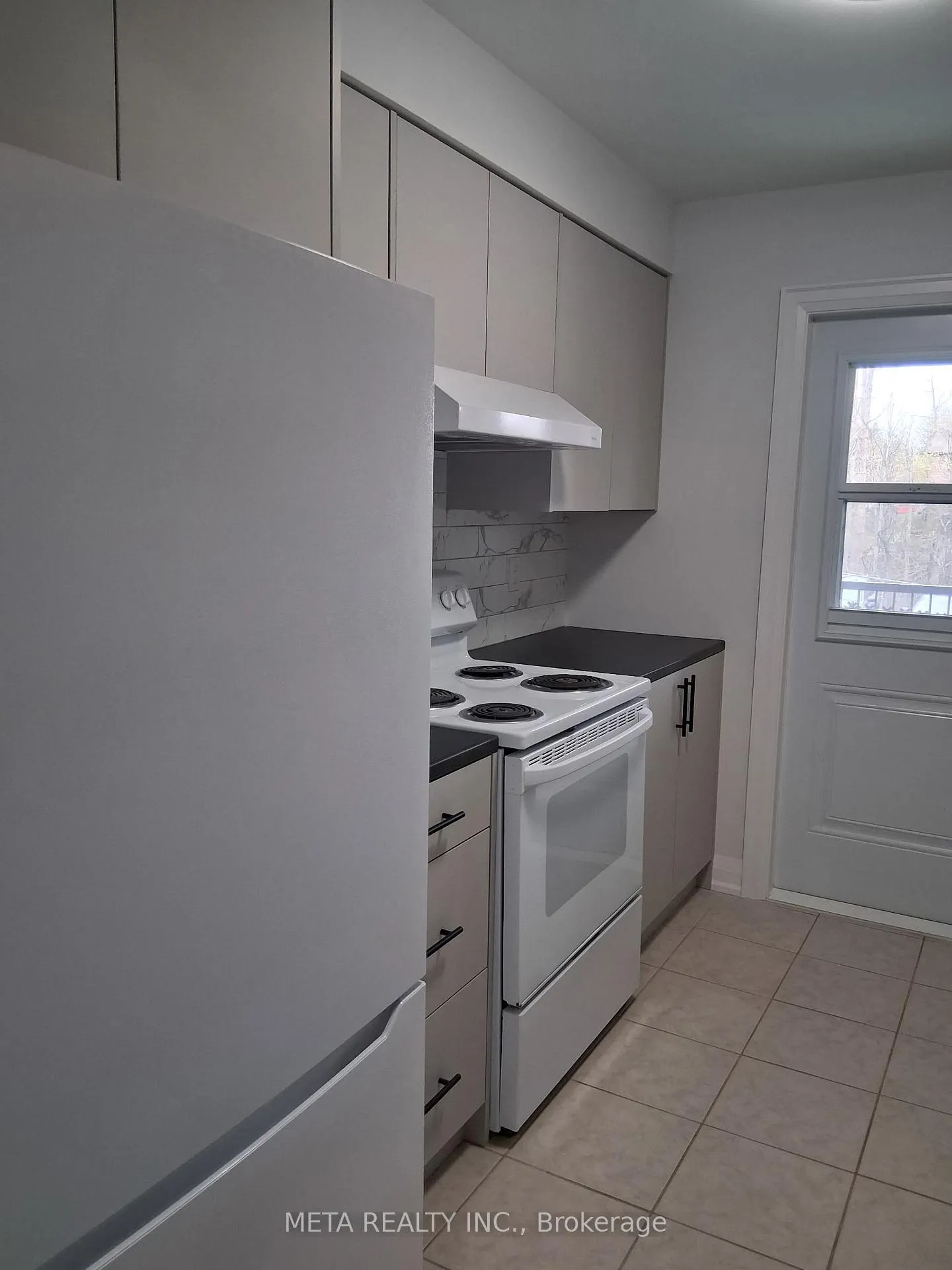 Photo 7 of Unit 211, 1 Quail Crescent, Barrie, Ardagh — HOMEH