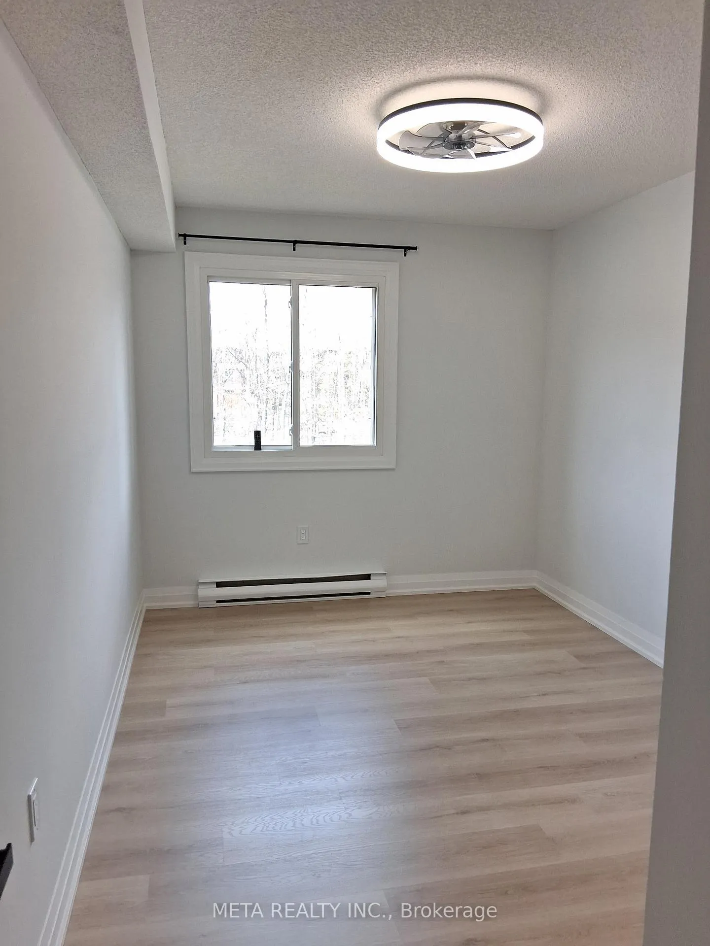 Photo 11 of Unit 211, 1 Quail Crescent, Barrie, Ardagh — HOMEH