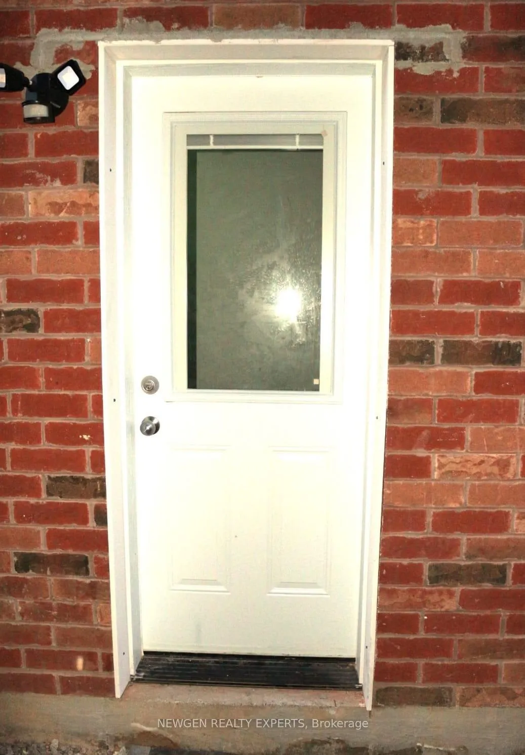 Photo 3 of 100 Rising Hill (bsmnt) Ridge, Brampton, Sandringham-Wellington — HOMEH