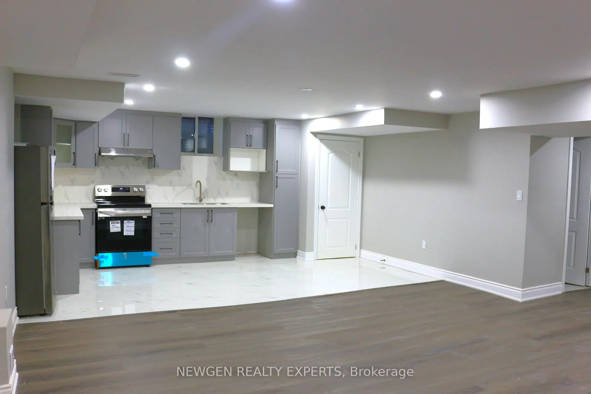 Photo 4 of 100 Rising Hill (bsmnt) Ridge, Brampton, Sandringham-Wellington — HOMEH