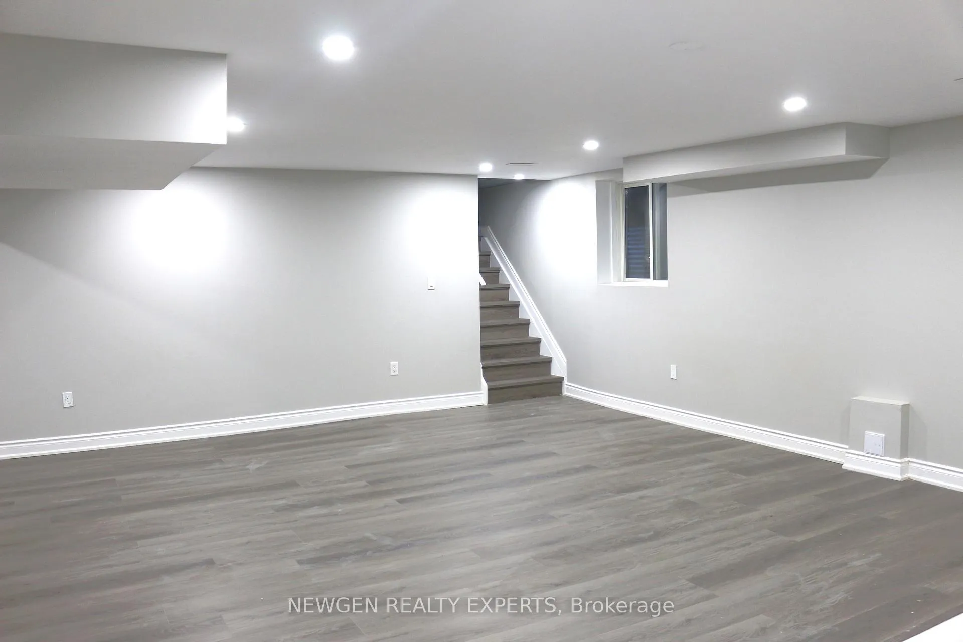 Photo 8 of 100 Rising Hill (bsmnt) Ridge, Brampton, Sandringham-Wellington — HOMEH