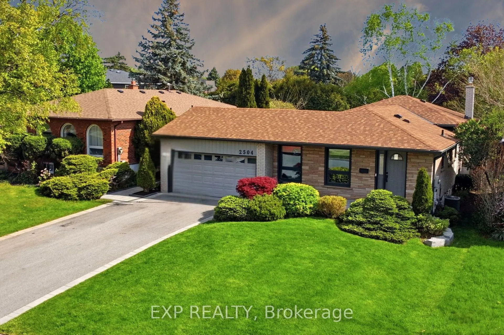 Front of 2504 Yarmouth Crescent