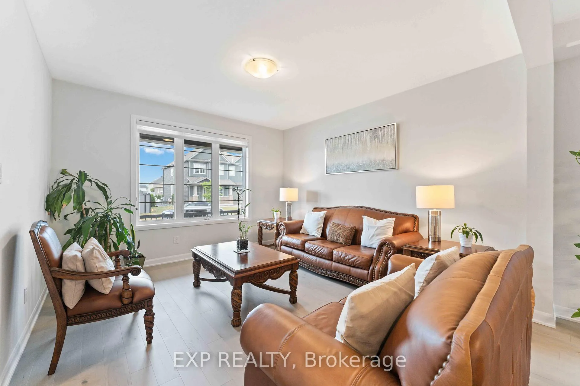 Photo 7 of 700 Coast Circle, Ottawa, Mahogany Community — HOMEH