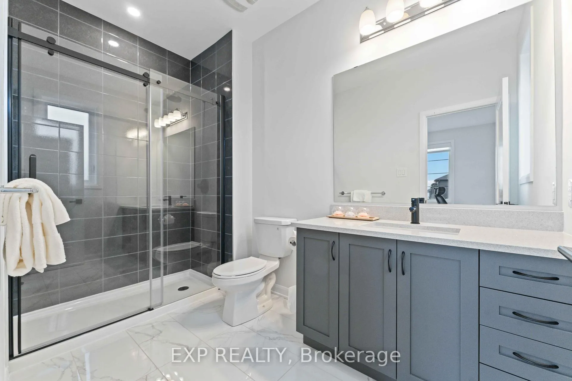 Photo 14 of 700 Coast Circle, Ottawa, Mahogany Community — HOMEH