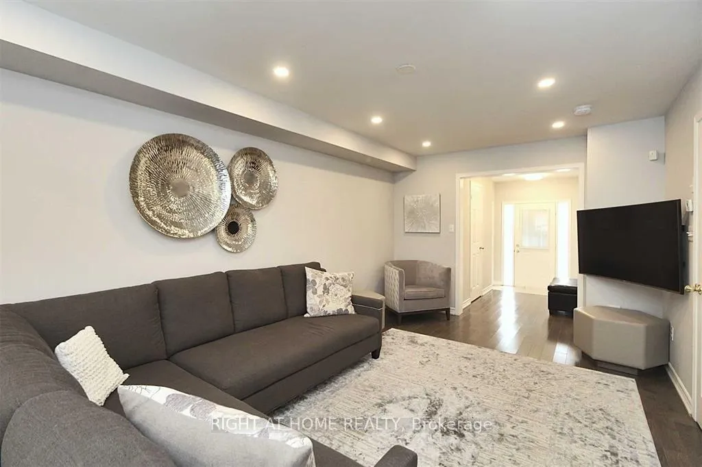 Photo 8 of 70 Keystar Court, Vaughan, Vellore Village — HOMEH