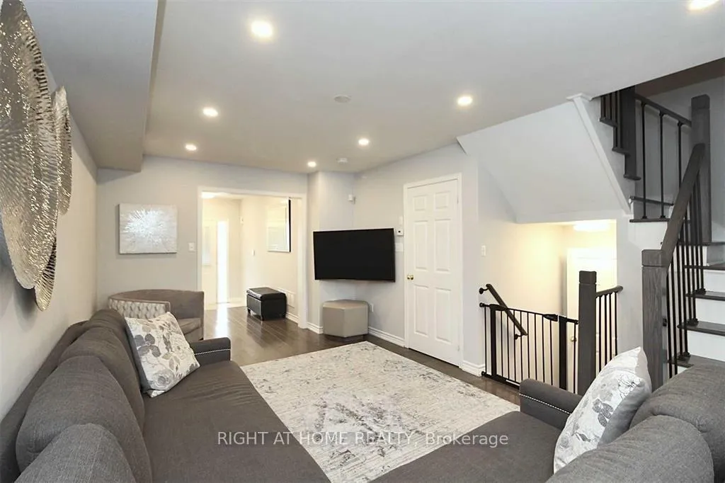 Photo 9 of 70 Keystar Court, Vaughan, Vellore Village — HOMEH