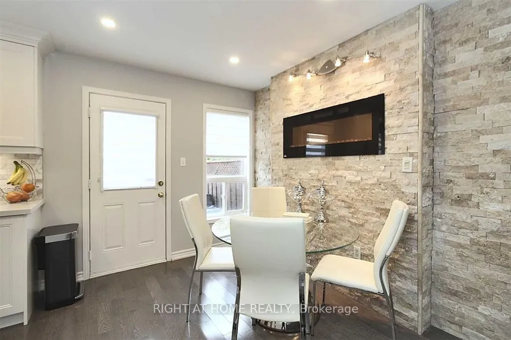 Photo 10 of 70 Keystar Court, Vaughan, Vellore Village — HOMEH