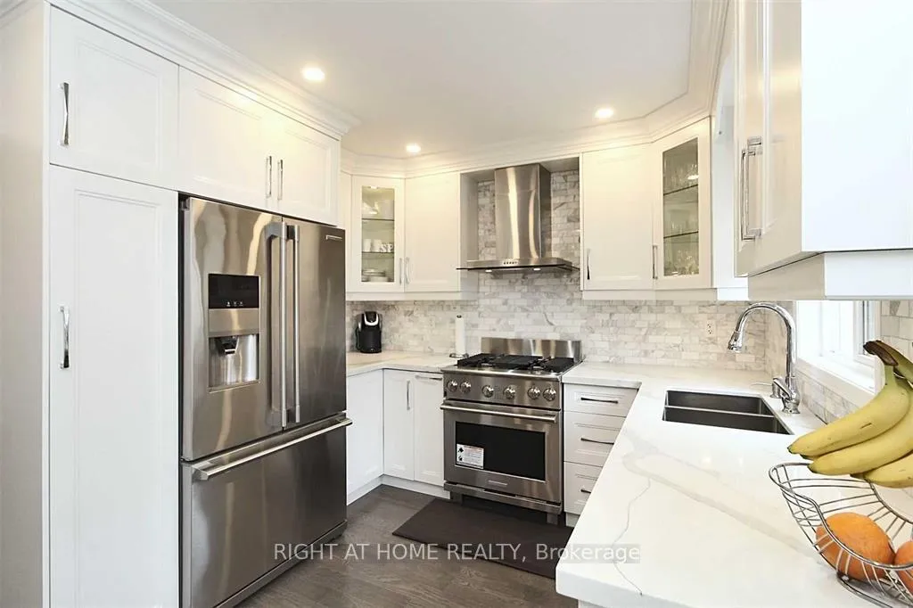 Photo 14 of 70 Keystar Court, Vaughan, Vellore Village — HOMEH