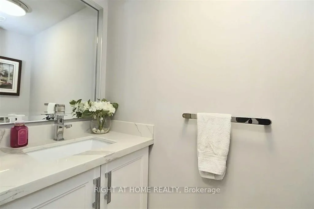 Photo 15 of 70 Keystar Court, Vaughan, Vellore Village — HOMEH
