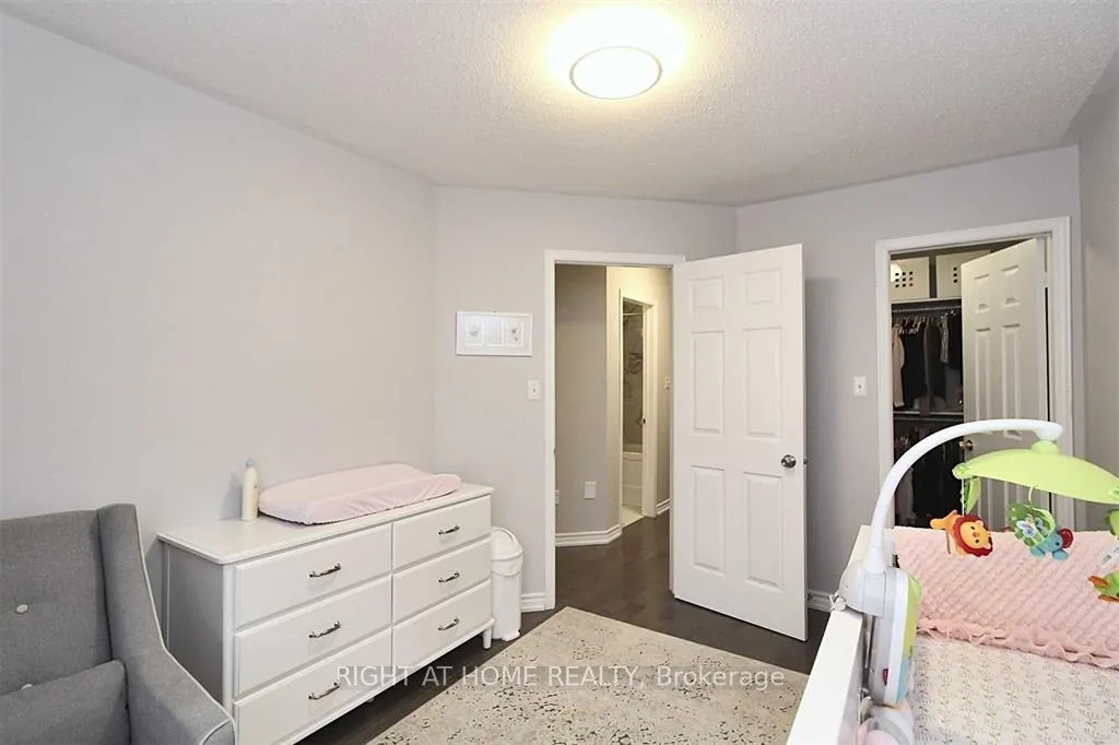 Photo 23 of 70 Keystar Court, Vaughan, Vellore Village — HOMEH