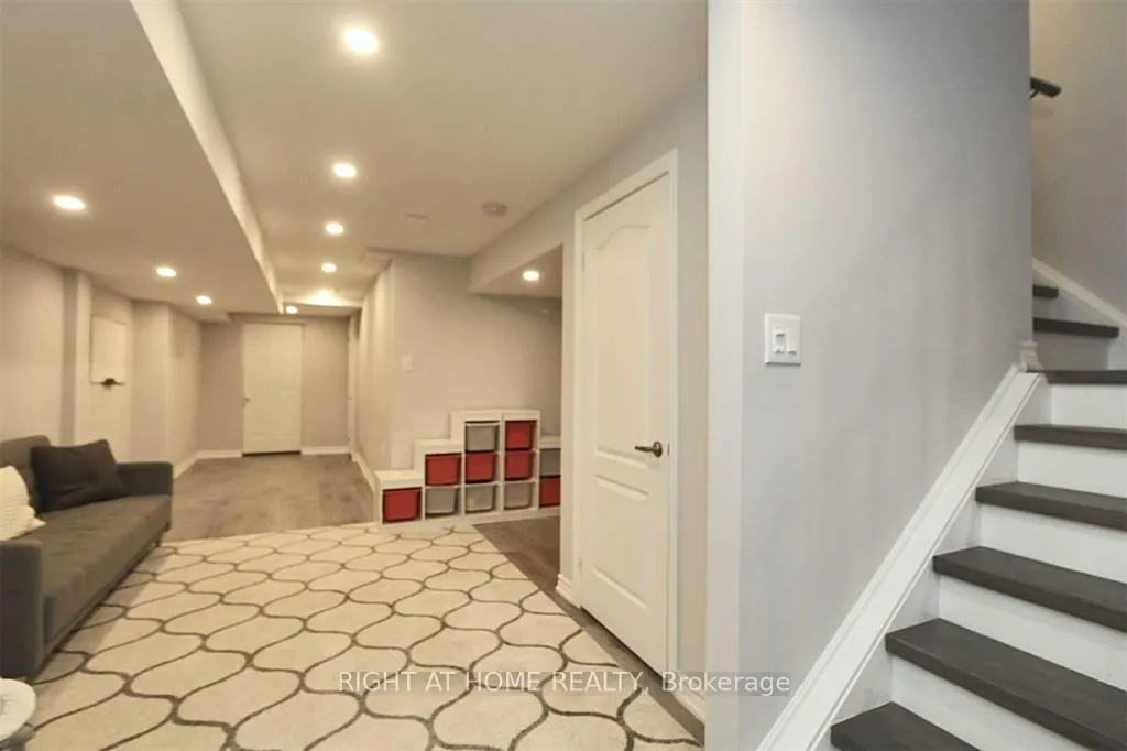 Photo 28 of 70 Keystar Court, Vaughan, Vellore Village — HOMEH