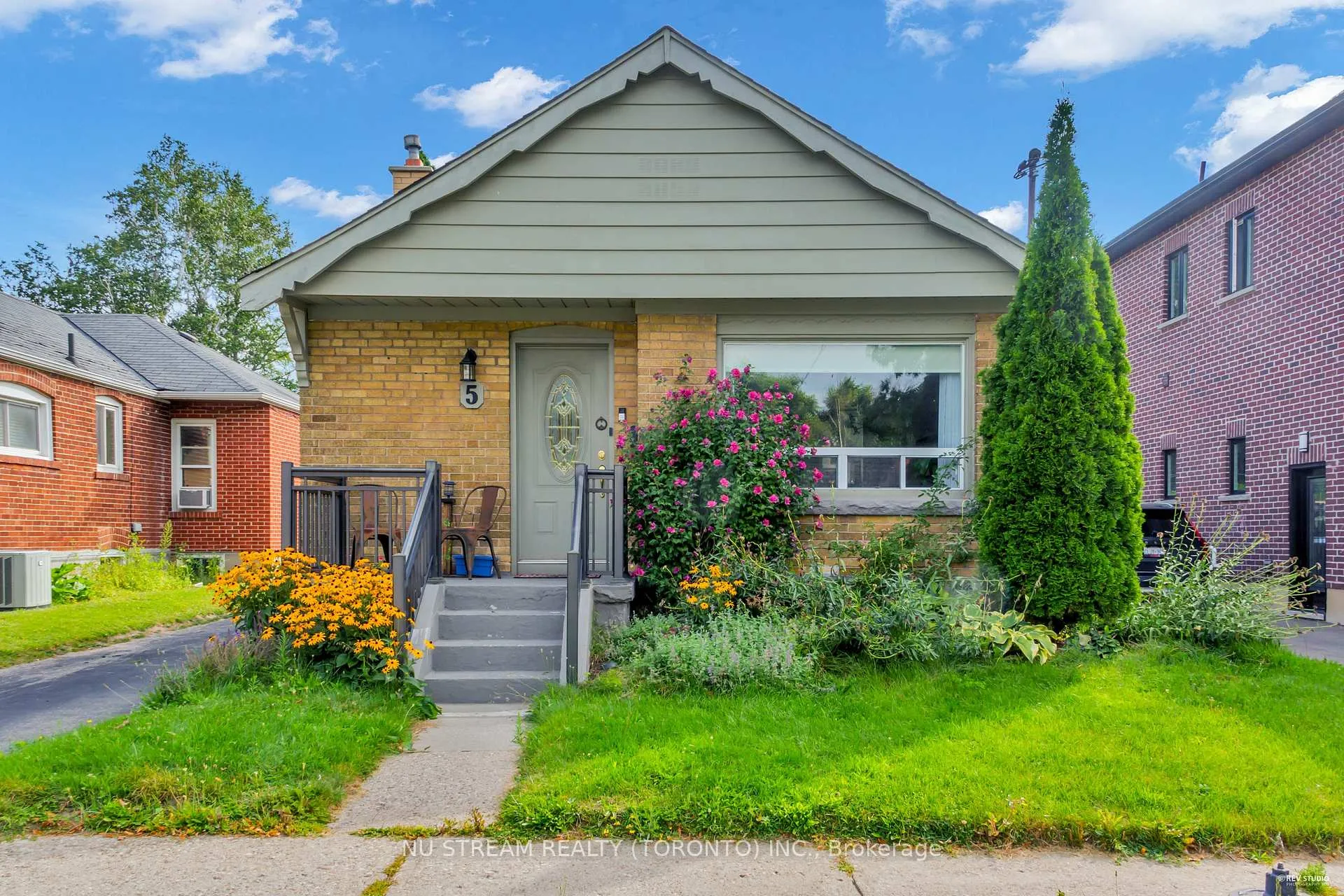 Photo 1 of Unit main floor, 5 Highvale Road, Scarborough, Clairlea-Birchmount — HOMEH