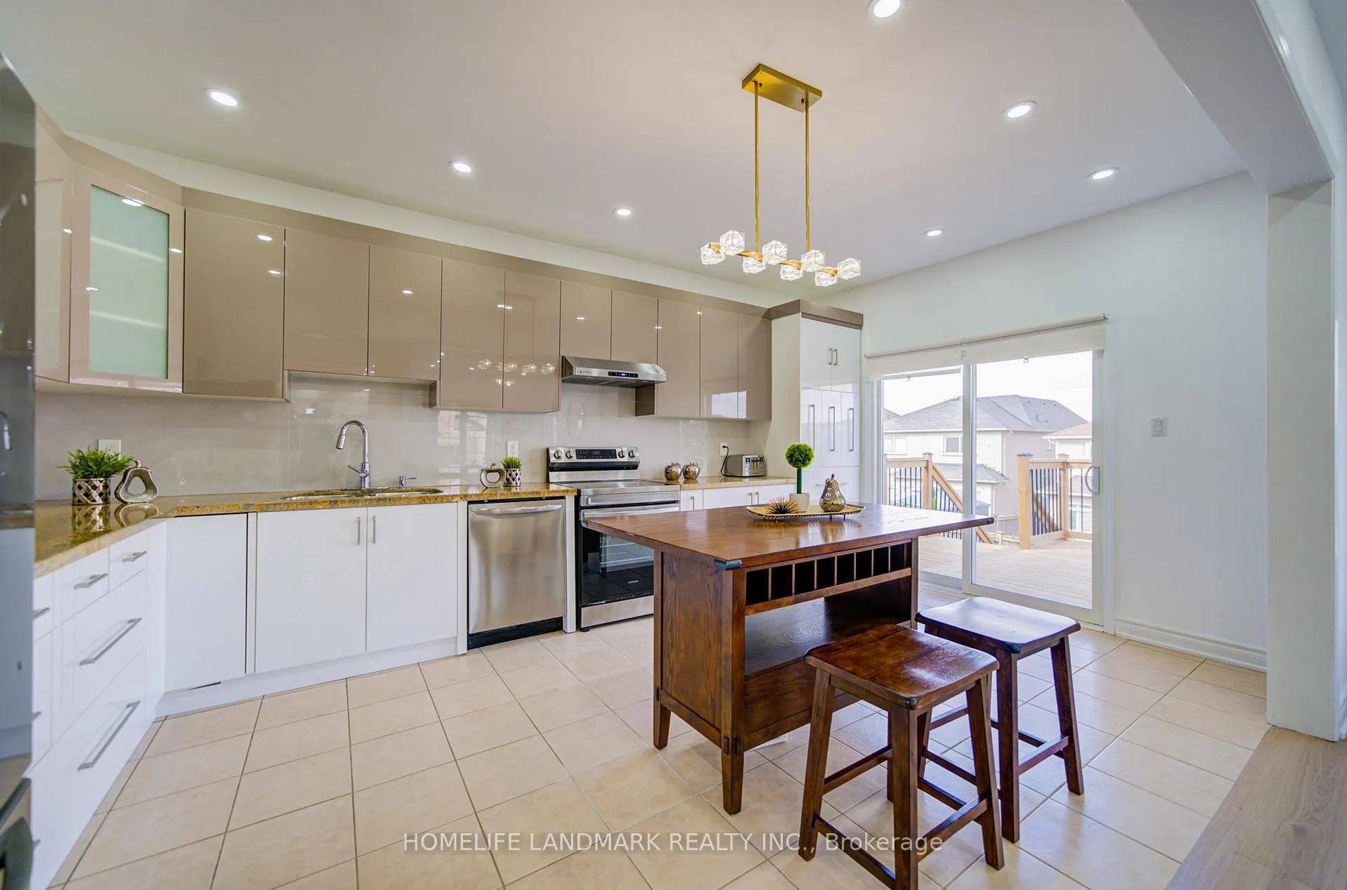 Photo 8 of 1662 Quail Run Drive, Oshawa, Taunton — HOMEH