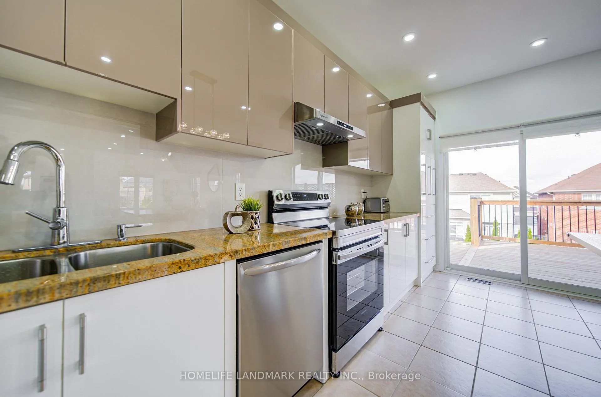 Photo 10 of 1662 Quail Run Drive, Oshawa, Taunton — HOMEH