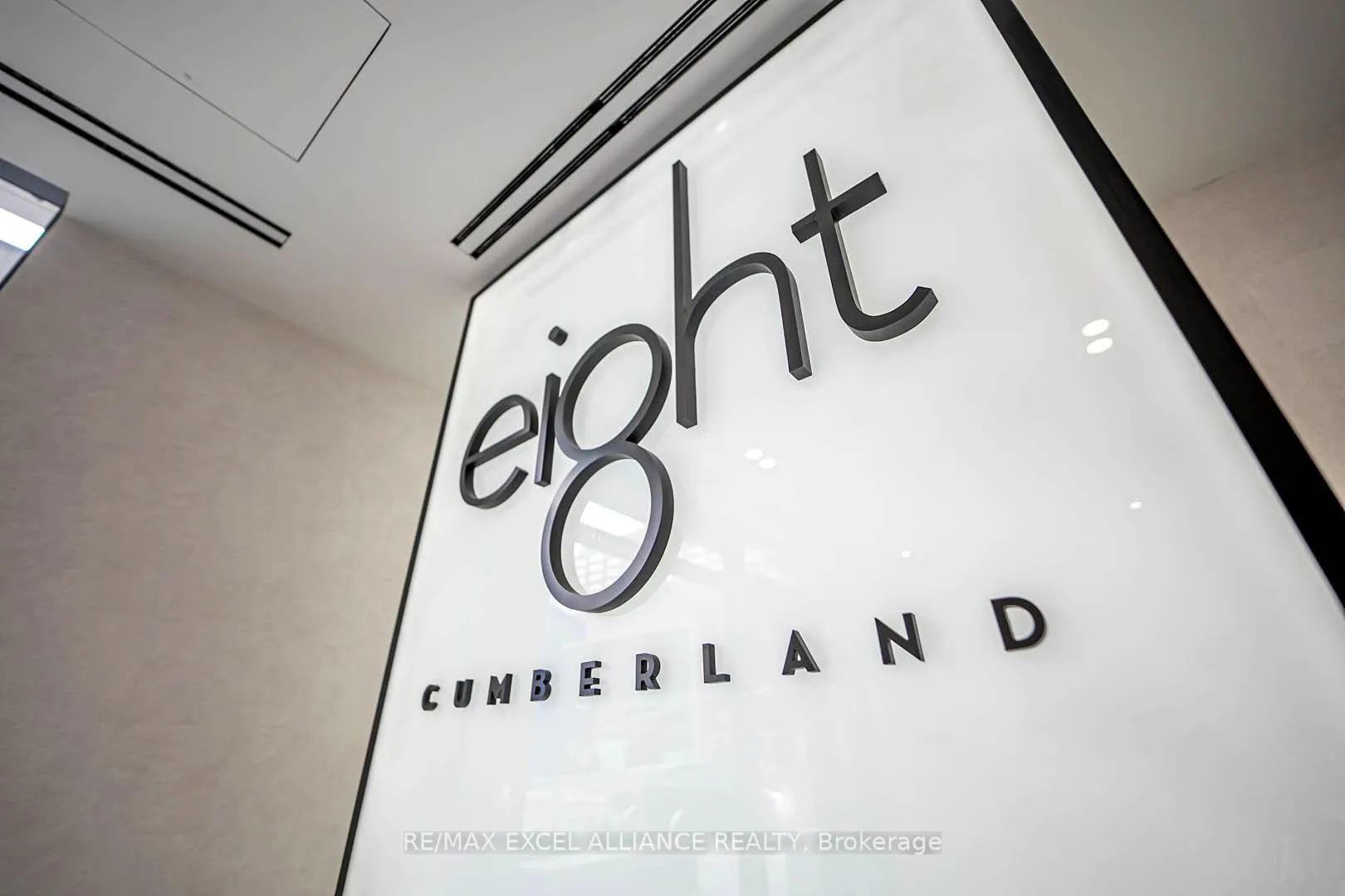 Photo 5 of Unit 1002, 8 Cumberland Street, Toronto, The Annex — HOMEH