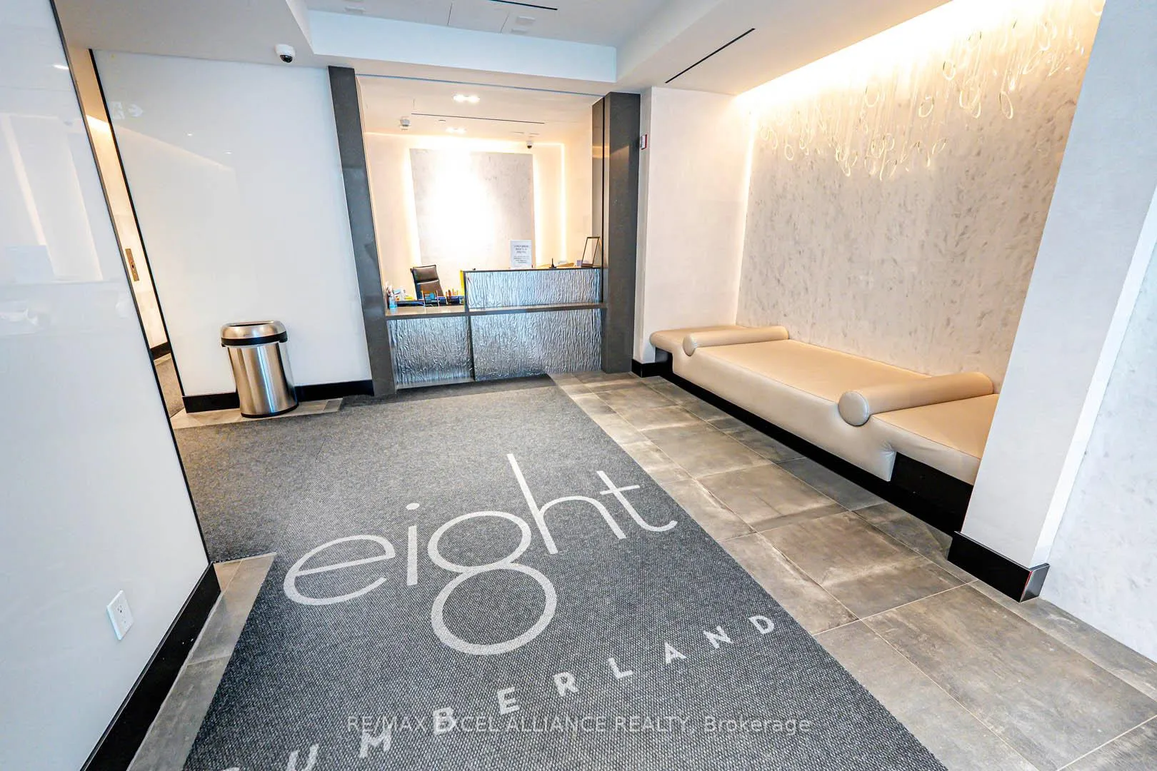 Photo 6 of Unit 1002, 8 Cumberland Street, Toronto, The Annex — HOMEH
