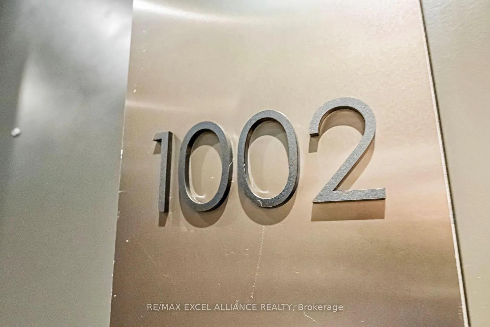 Photo 7 of Unit 1002, 8 Cumberland Street, Toronto, The Annex — HOMEH