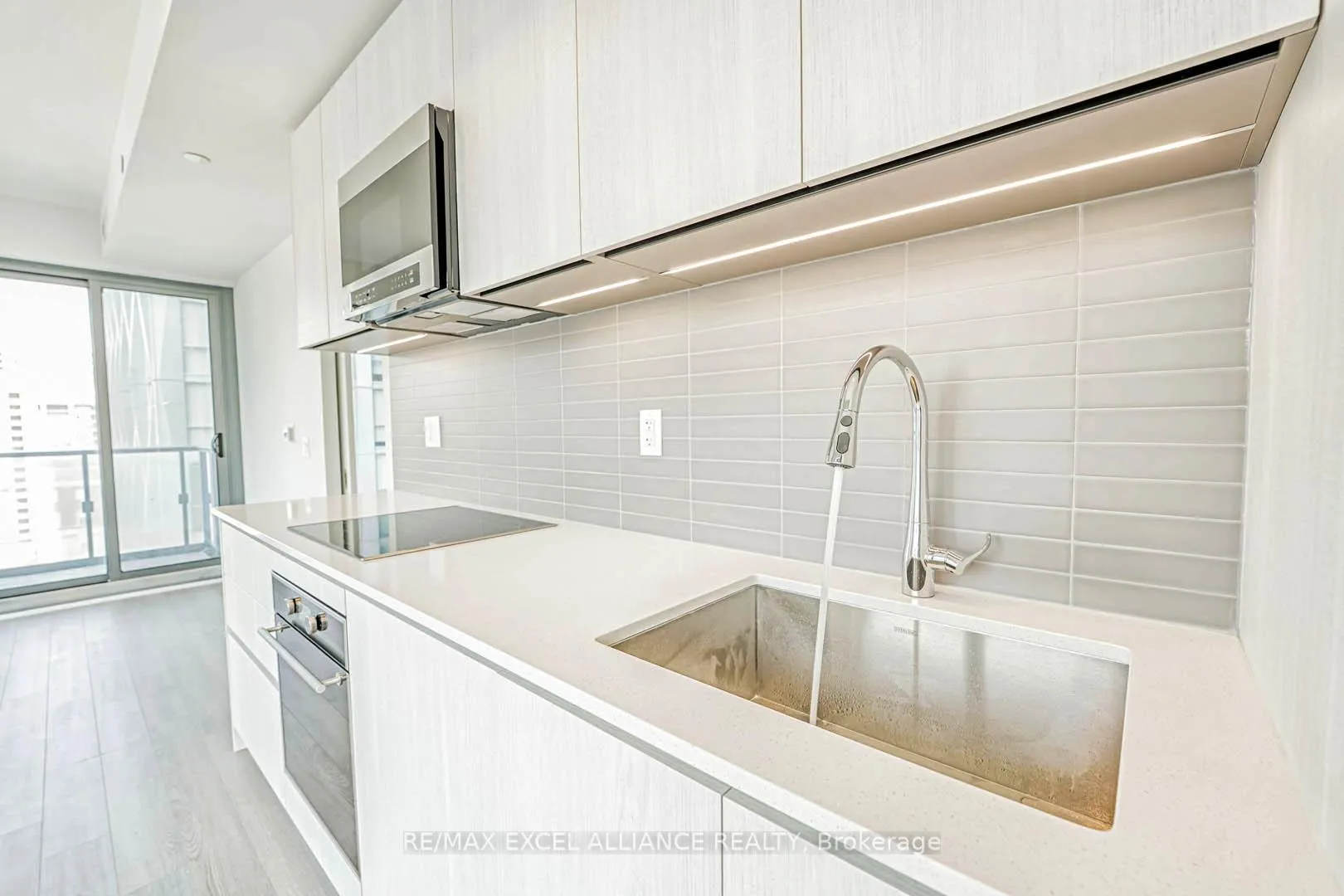 Photo 16 of Unit 1002, 8 Cumberland Street, Toronto, The Annex — HOMEH