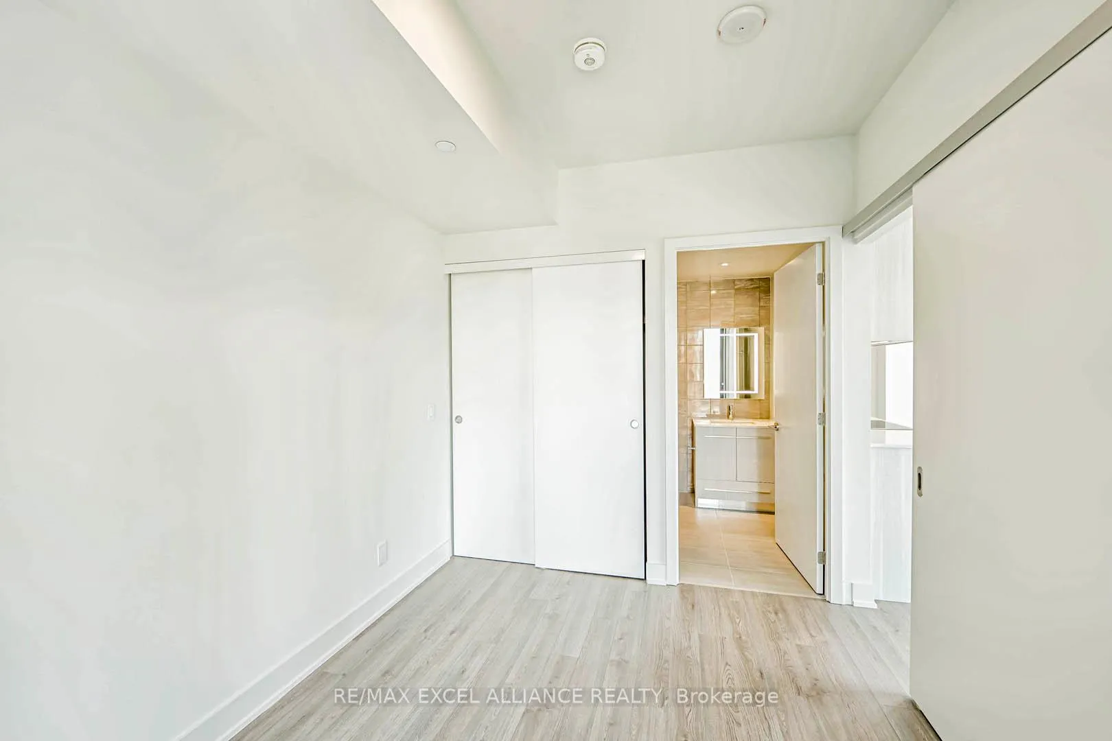 Photo 18 of Unit 1002, 8 Cumberland Street, Toronto, The Annex — HOMEH