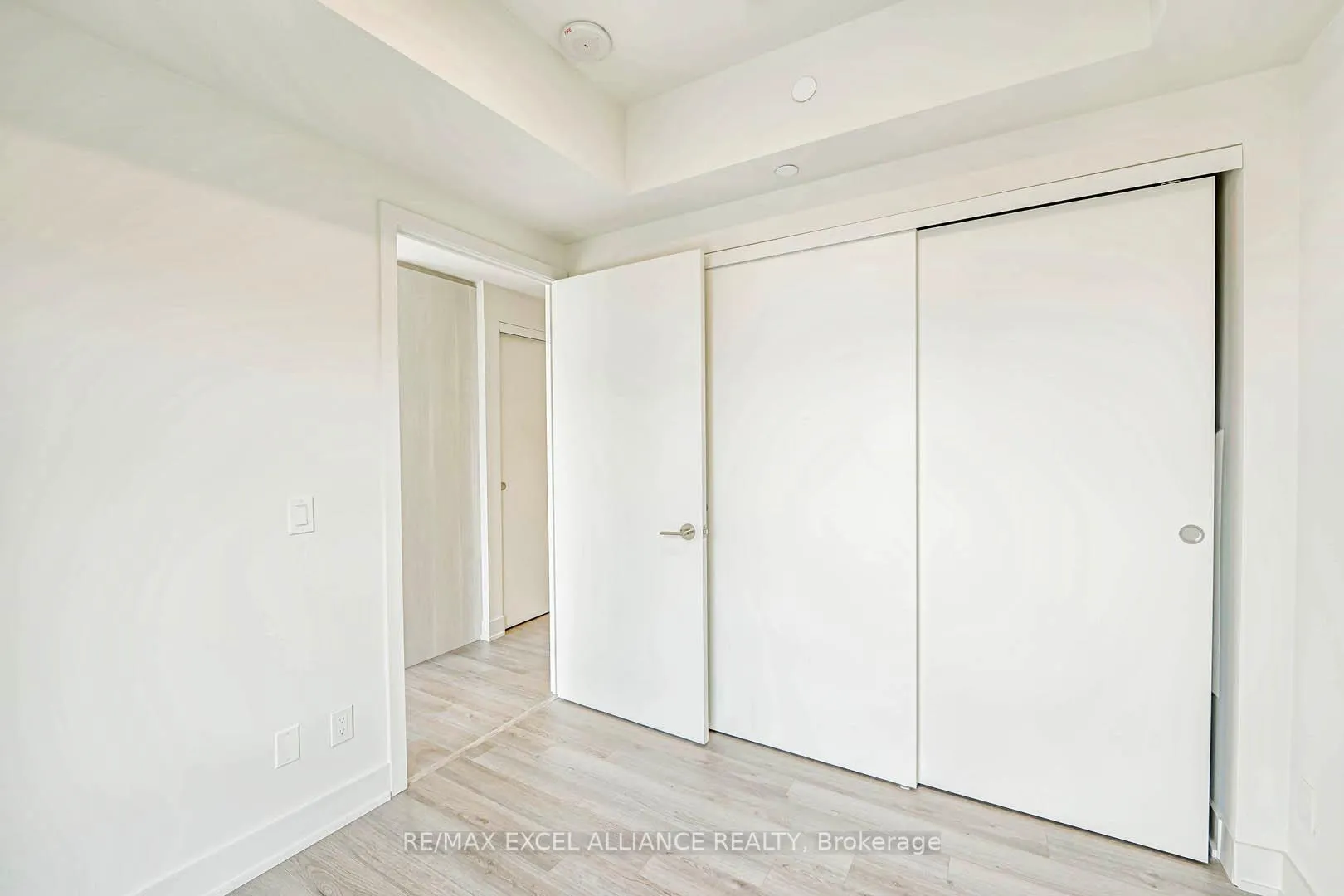 Photo 21 of Unit 1002, 8 Cumberland Street, Toronto, The Annex — HOMEH