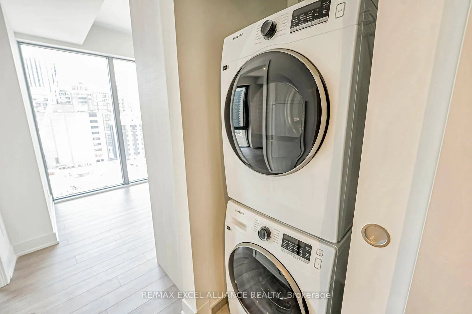 Photo 23 of Unit 1002, 8 Cumberland Street, Toronto, The Annex — HOMEH