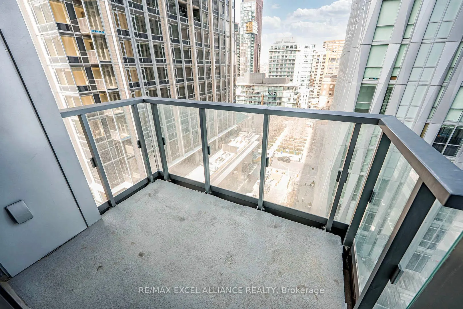 Photo 25 of Unit 1002, 8 Cumberland Street, Toronto, The Annex — HOMEH
