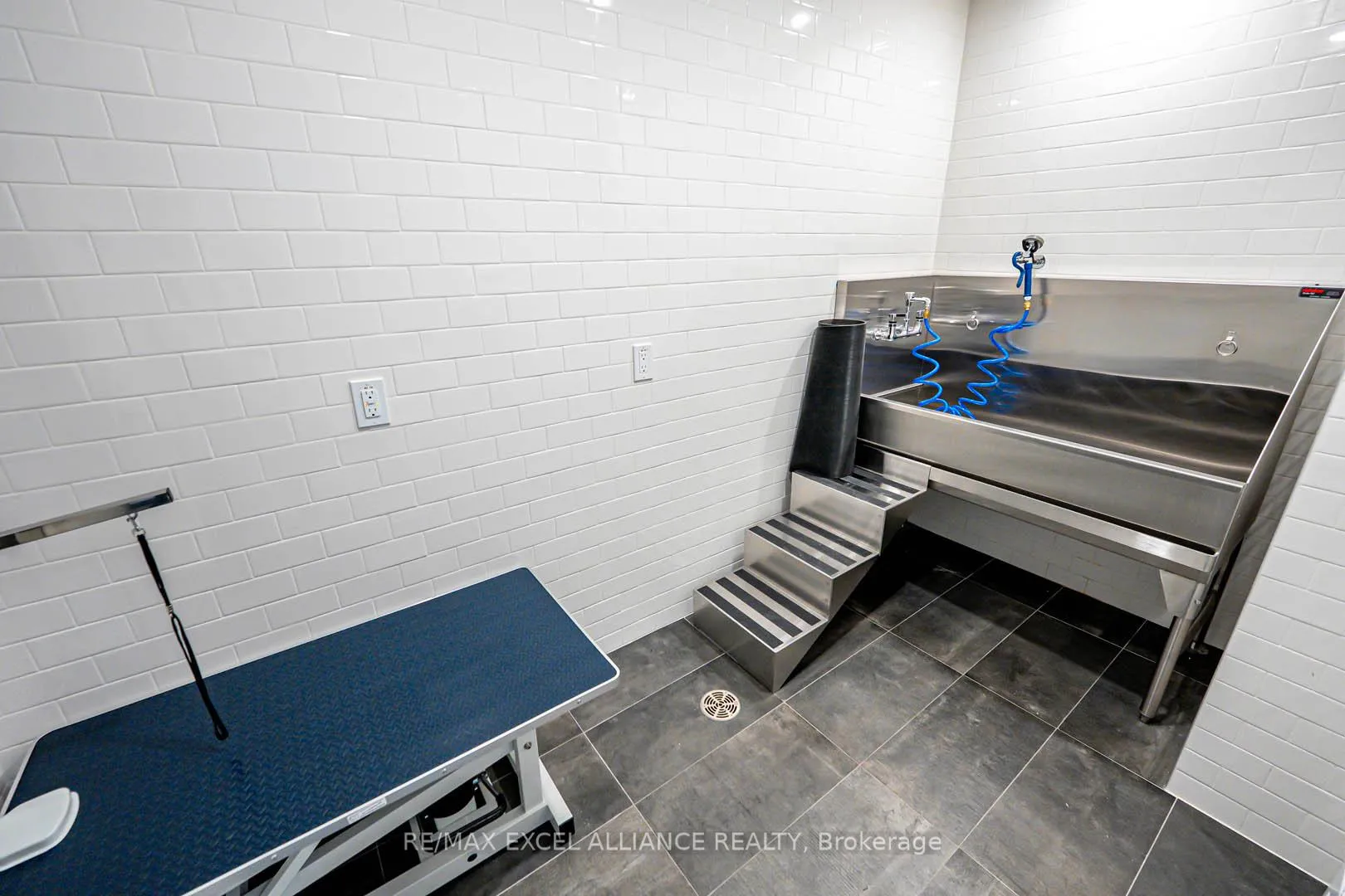 Photo 46 of Unit 1002, 8 Cumberland Street, Toronto, The Annex — HOMEH