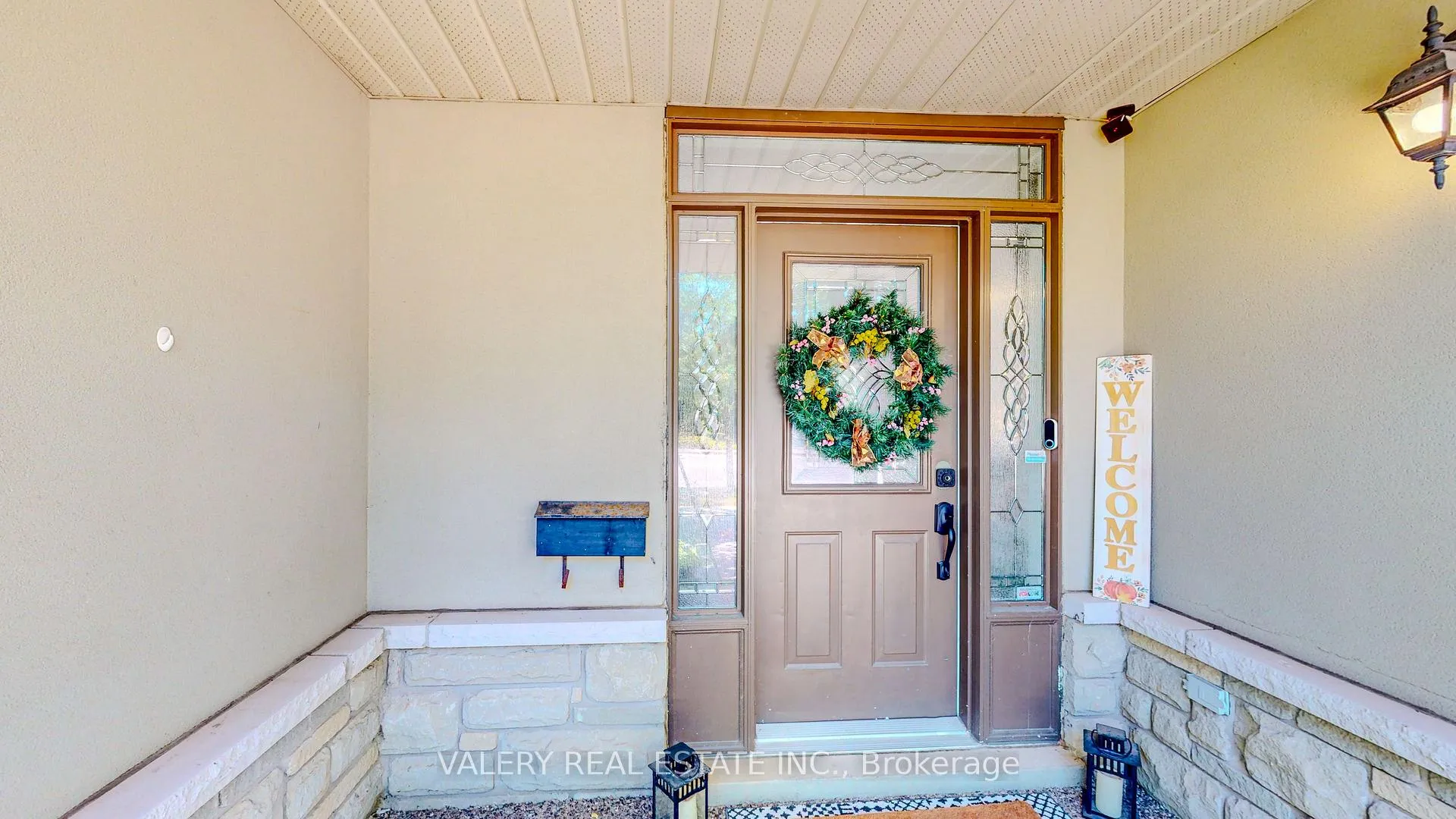 Photo 3 of 3006 Richview Boulevard, Oakville, Bronte Creek — HOMEH