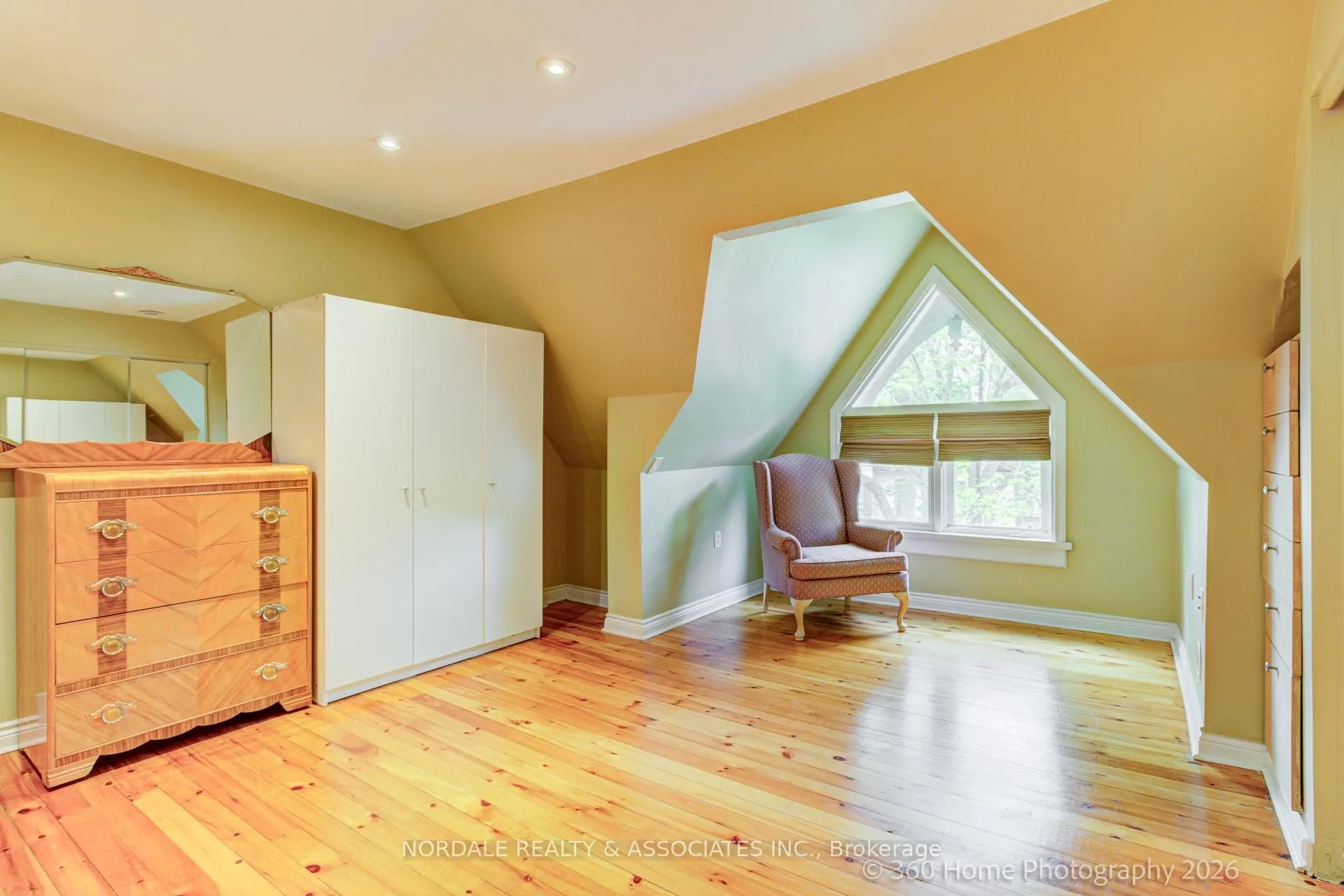 Photo 22 of 170 Howland Avenue, Toronto, The Annex — HOMEH