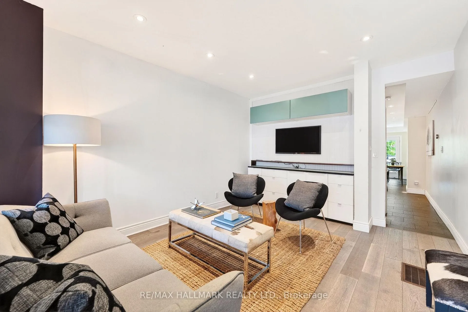 Photo 9 of 17 Mountalan Avenue, Toronto, Greenwood-Coxwell — HOMEH