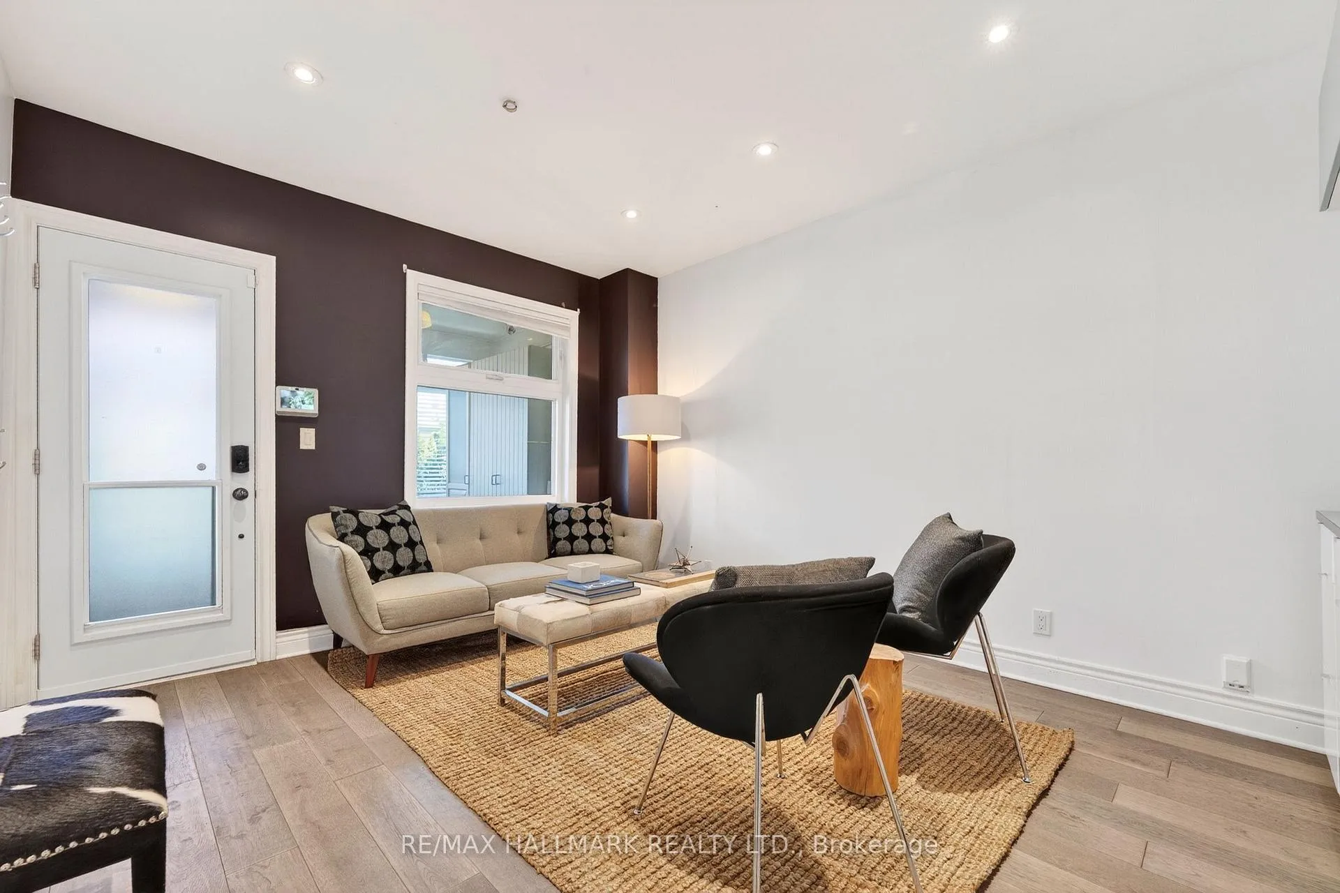 Photo 10 of 17 Mountalan Avenue, Toronto, Greenwood-Coxwell — HOMEH