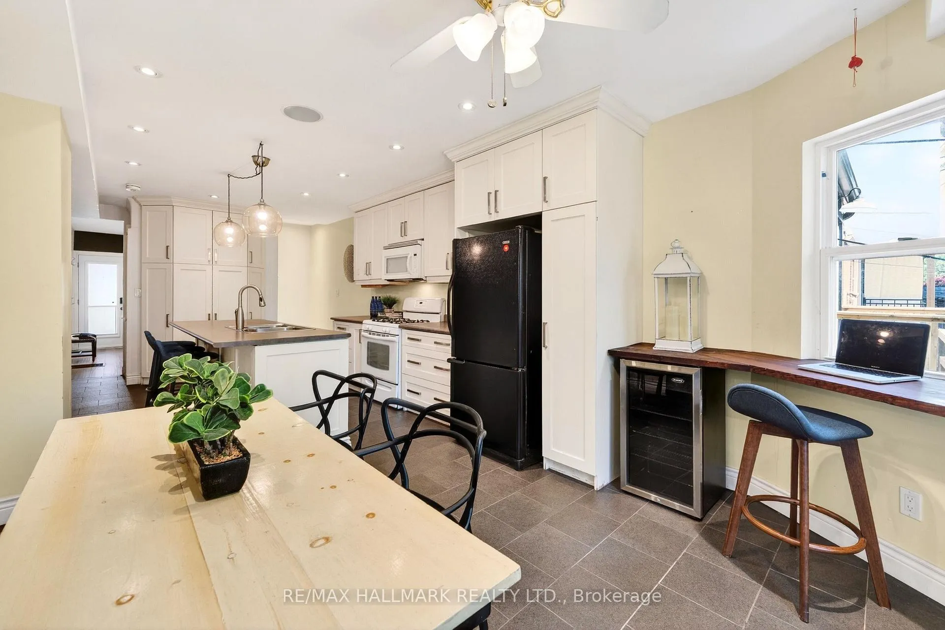 Photo 20 of 17 Mountalan Avenue, Toronto, Greenwood-Coxwell — HOMEH