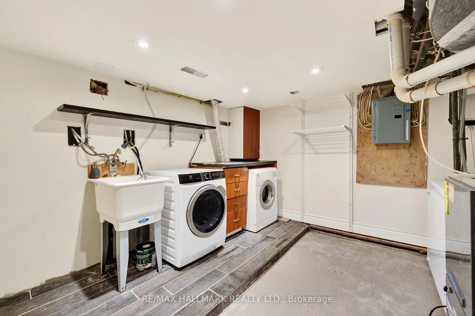 Photo 33 of 17 Mountalan Avenue, Toronto, Greenwood-Coxwell — HOMEH
