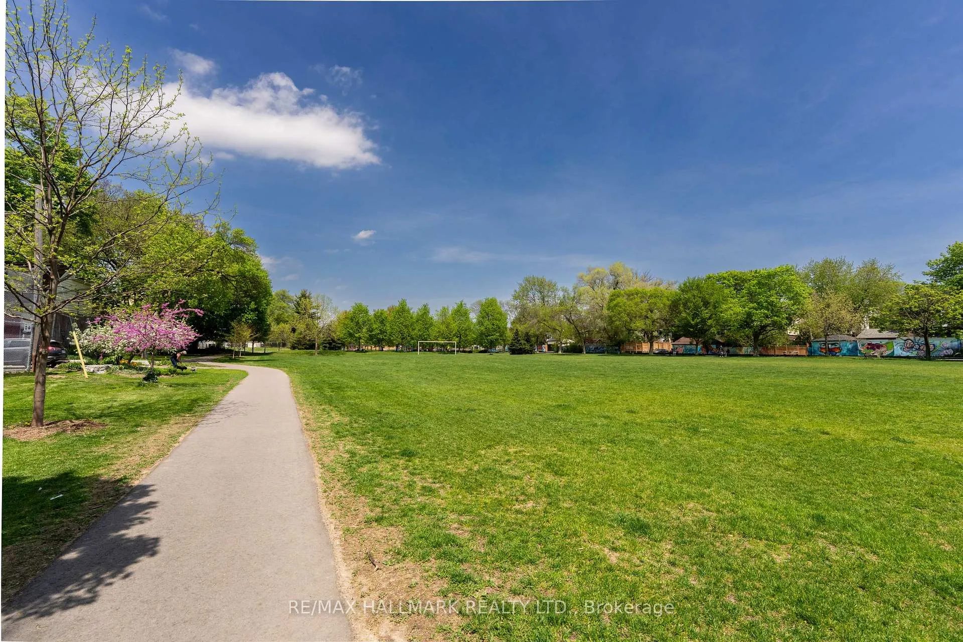 Photo 41 of 17 Mountalan Avenue, Toronto, Greenwood-Coxwell — HOMEH