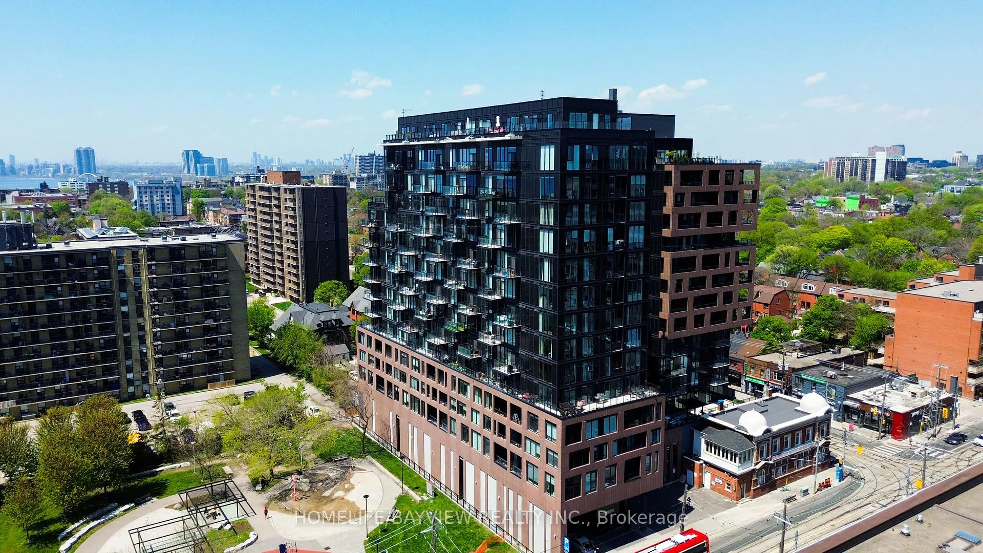 Front of Unit 624, 270 Dufferin Street