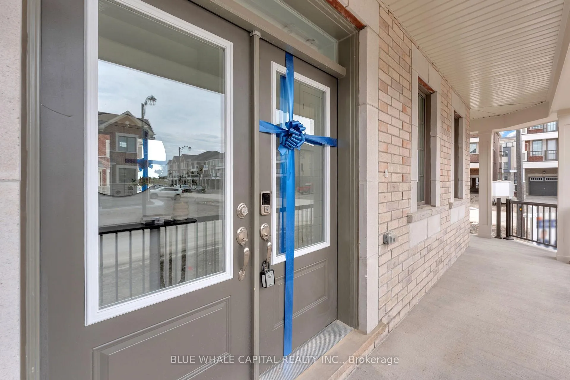 Photo 4 of 20 Moss Drive, Markham, Rural Markham — HOMEH