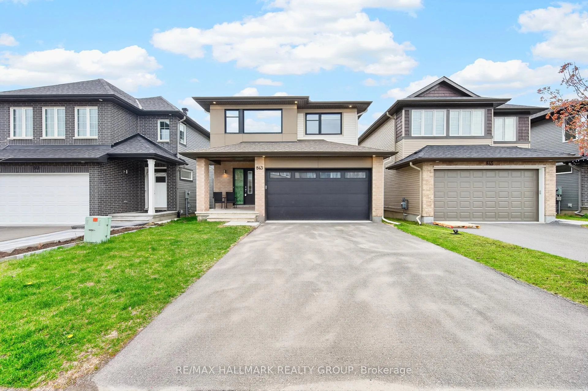 Front of 843 Sendero Way