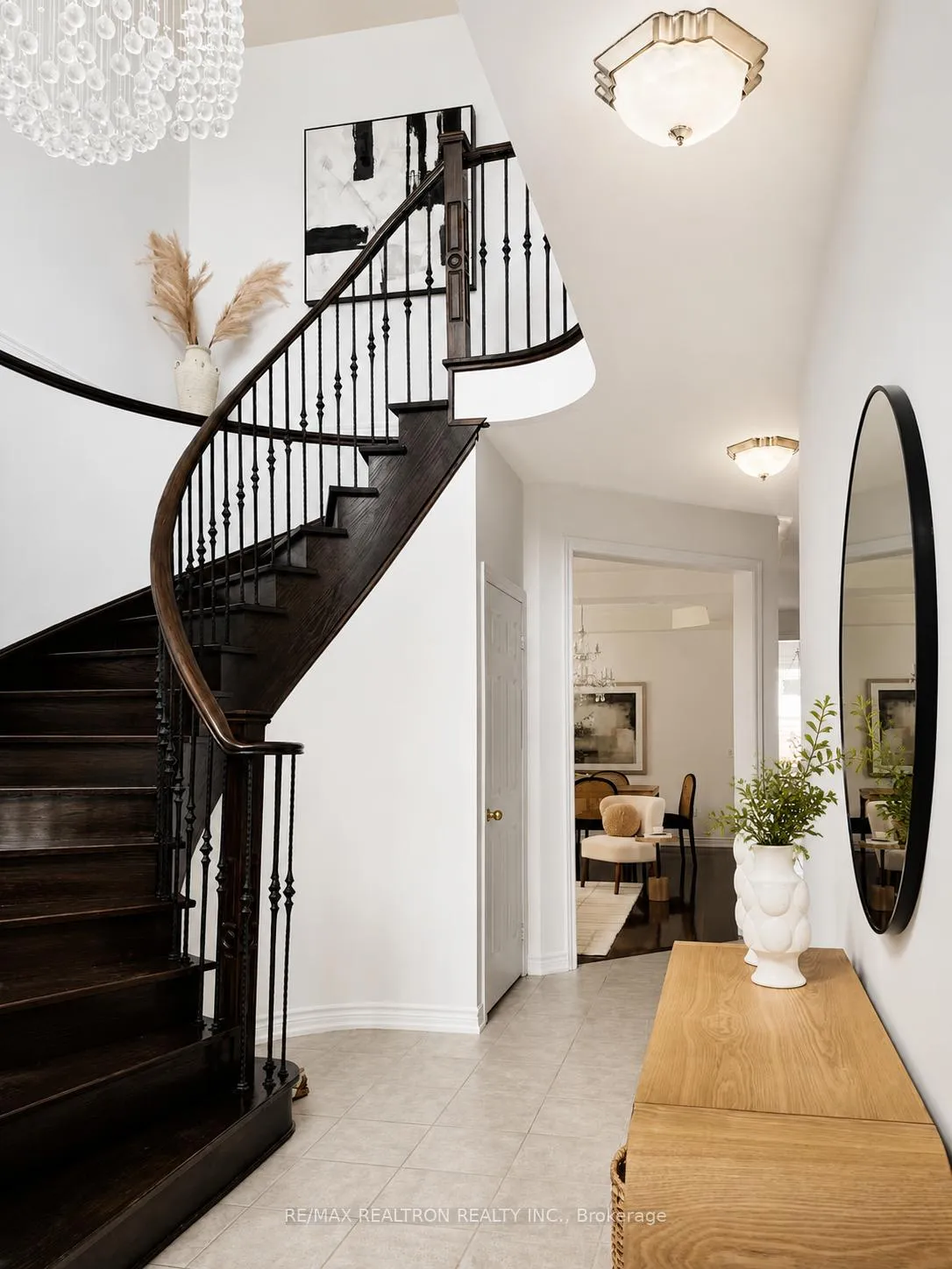 Photo 4 of 361 Lauderdale Drive, Vaughan, Patterson — HOMEH