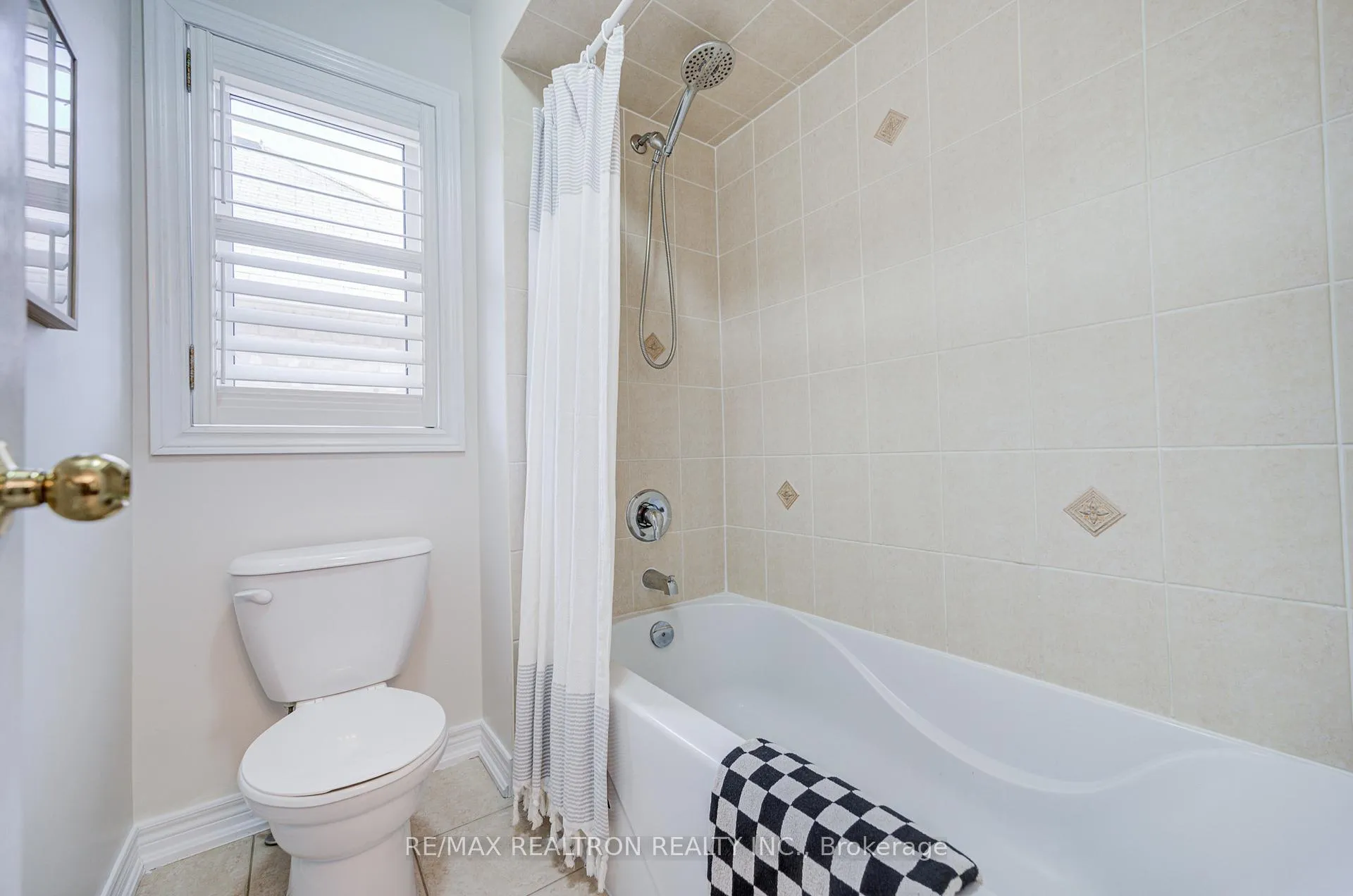 Photo 36 of 361 Lauderdale Drive, Vaughan, Patterson — HOMEH