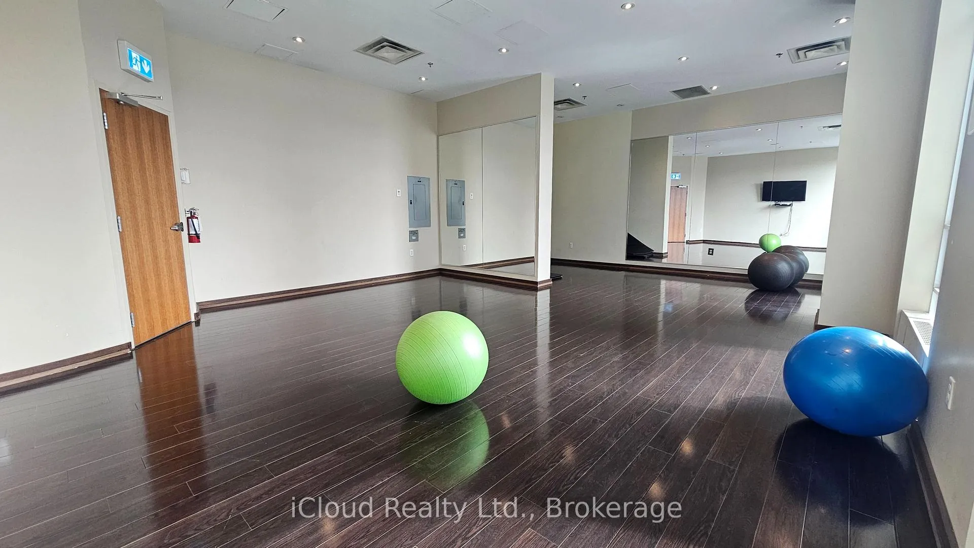Photo 10 of Unit 2001, 215 Queen Street E, Brampton, Queen Street Corridor — HOMEH