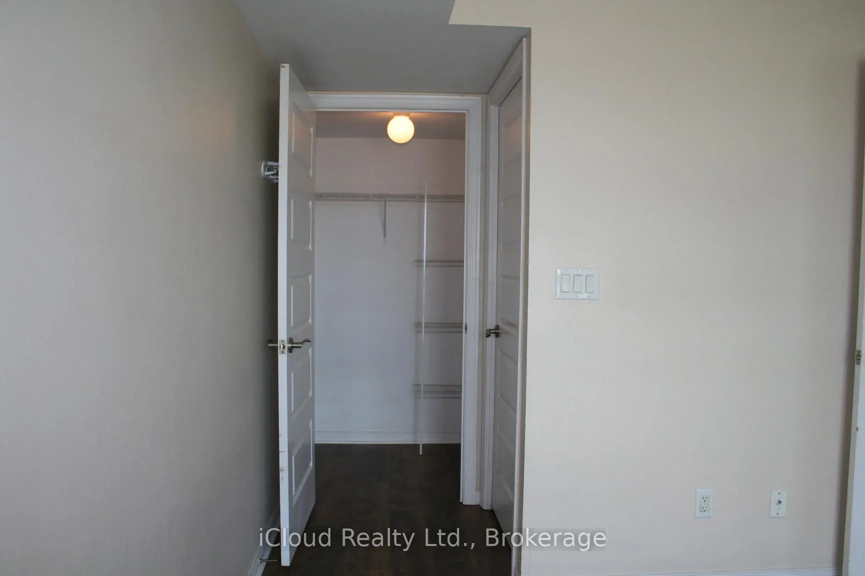 Photo 17 of Unit 2001, 215 Queen Street E, Brampton, Queen Street Corridor — HOMEH
