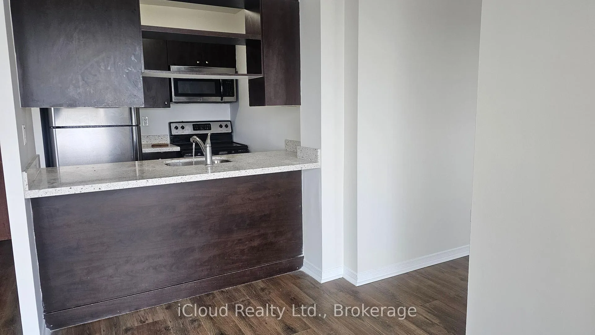Photo 19 of Unit 2001, 215 Queen Street E, Brampton, Queen Street Corridor — HOMEH