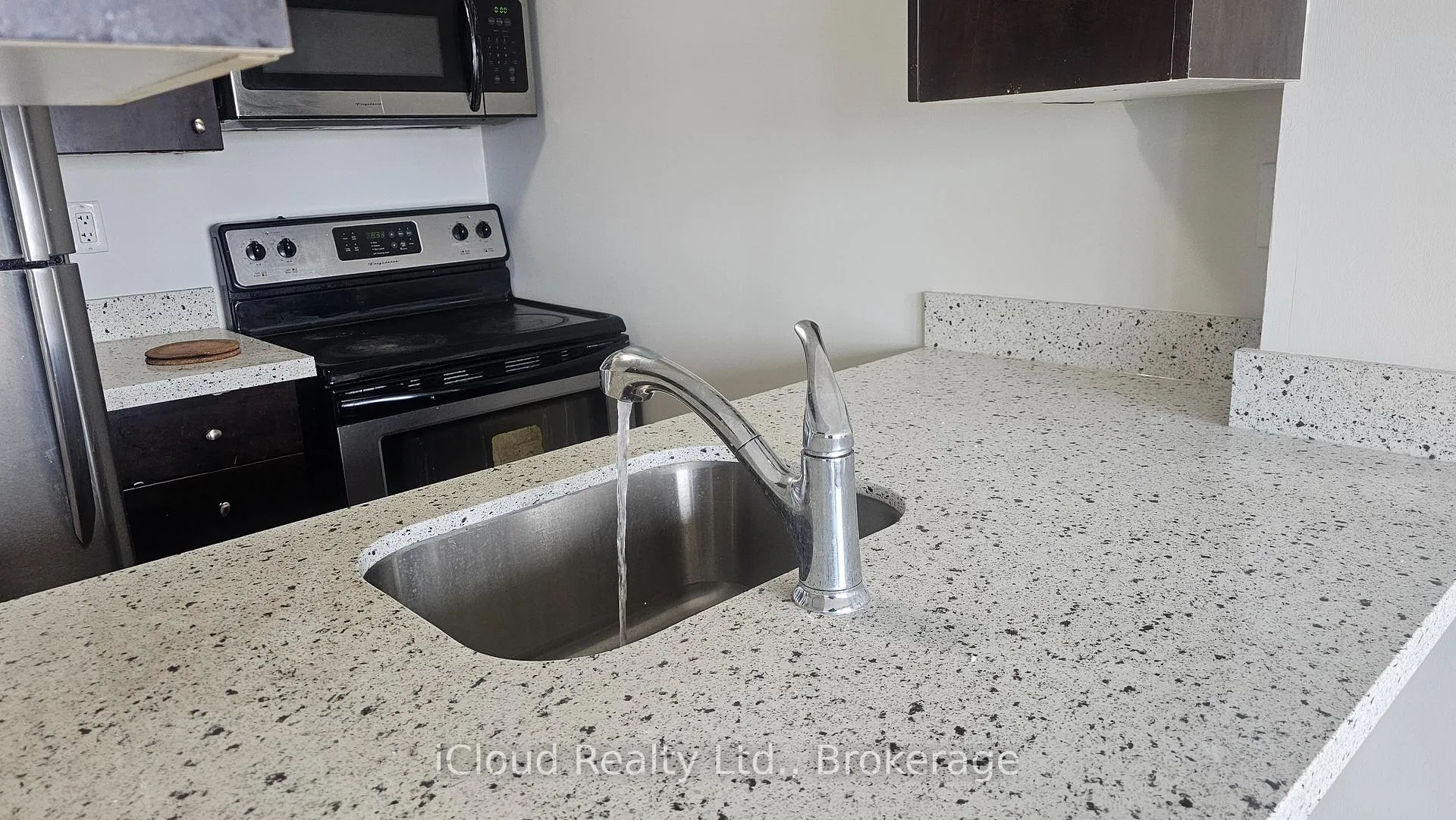 Photo 21 of Unit 2001, 215 Queen Street E, Brampton, Queen Street Corridor — HOMEH