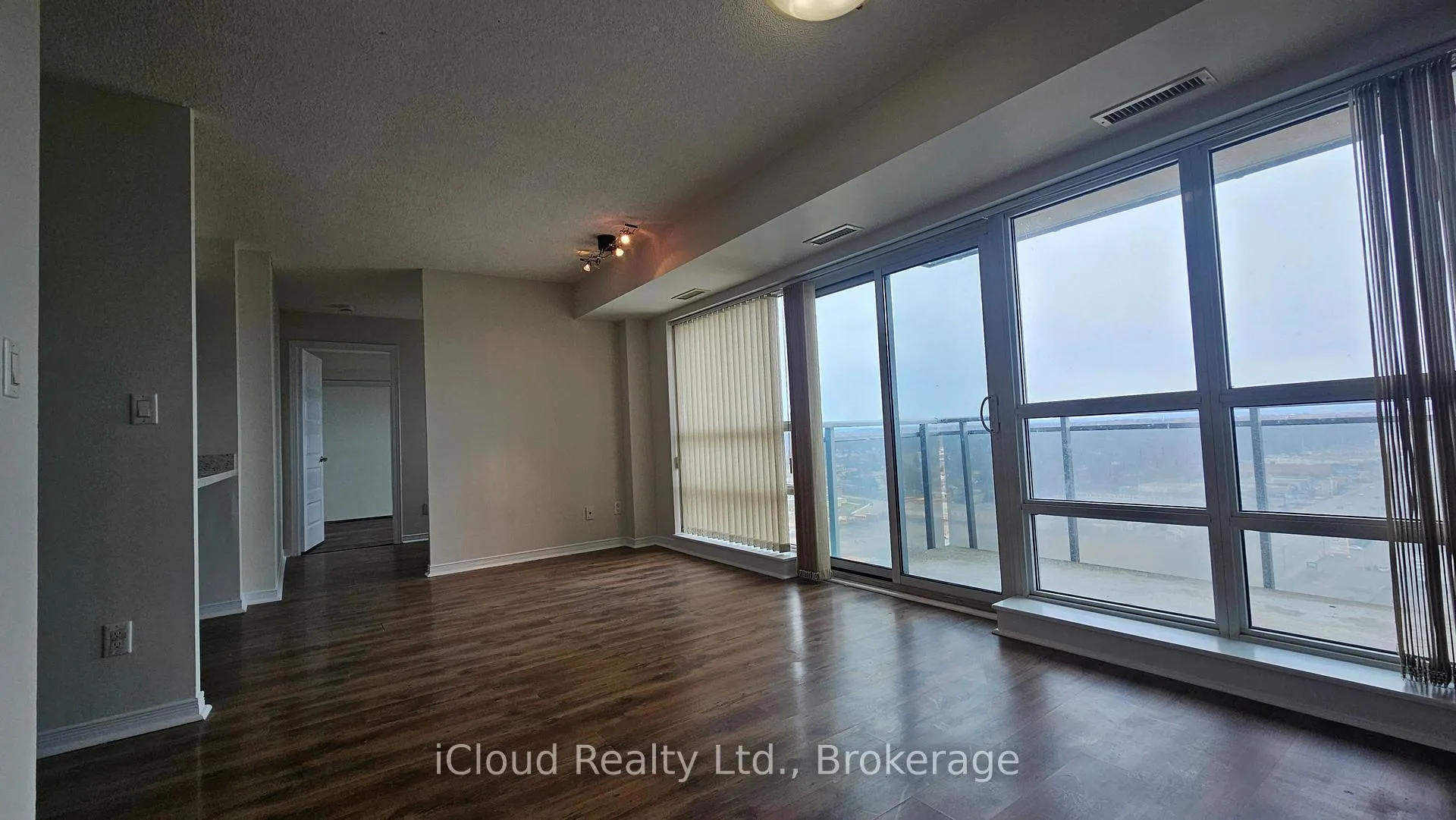 Photo 23 of Unit 2001, 215 Queen Street E, Brampton, Queen Street Corridor — HOMEH