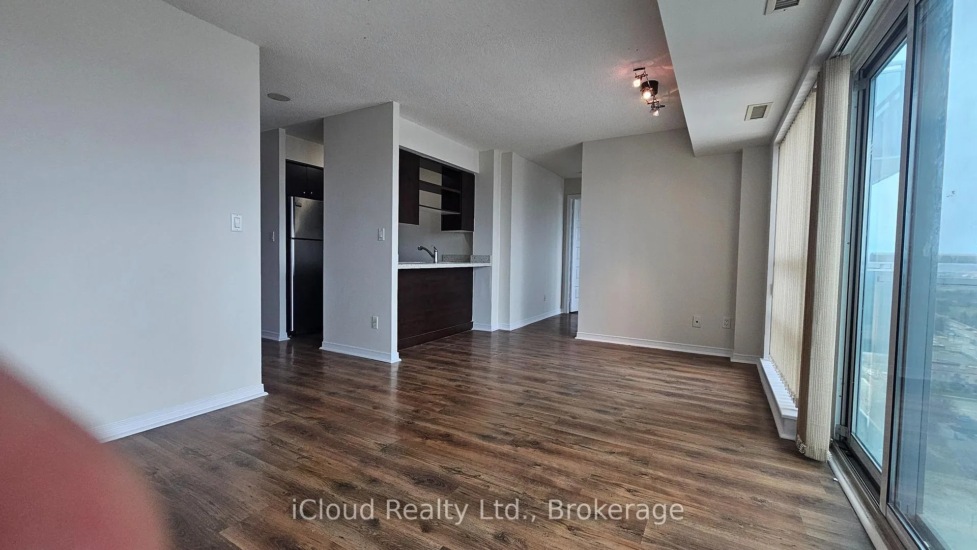 Photo 24 of Unit 2001, 215 Queen Street E, Brampton, Queen Street Corridor — HOMEH